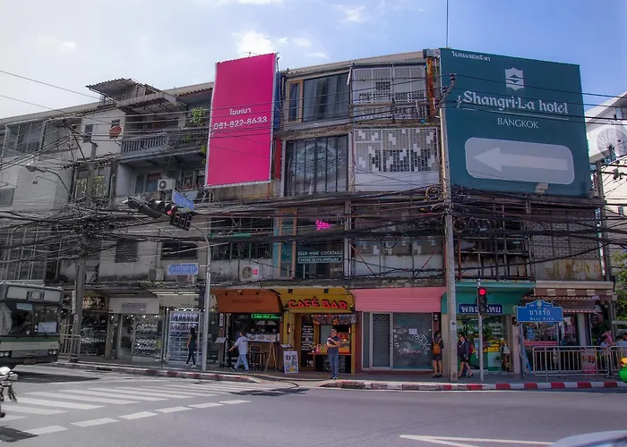 Charoenkrung Habitat Ostello *